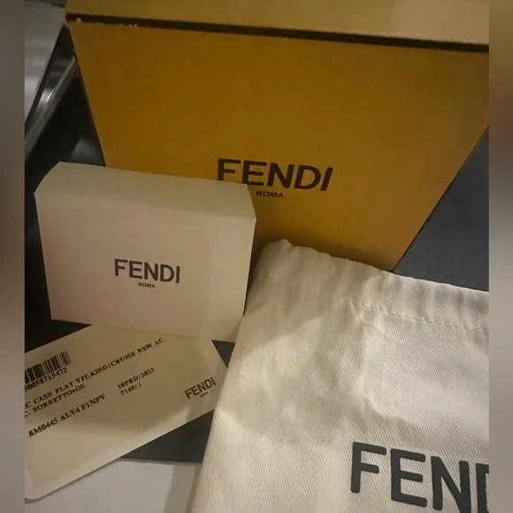 BRAND NEW AUTHENTIC FENDI FF CARD HOLDER - LIMITED EDITION - Picture 3 of 7